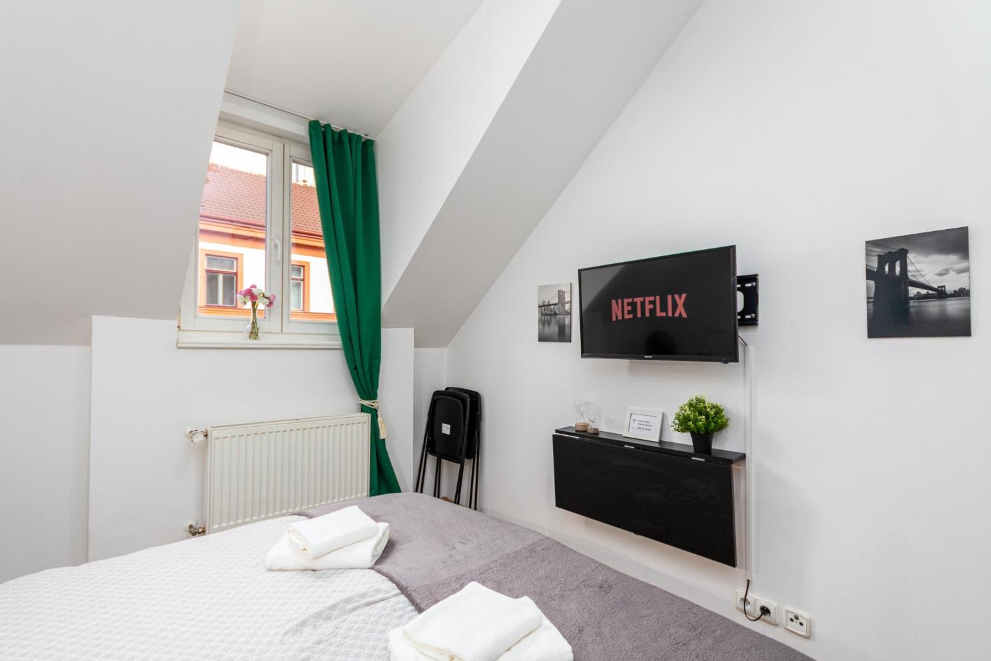 Private Retreat Close To Stations In 3 * Praga